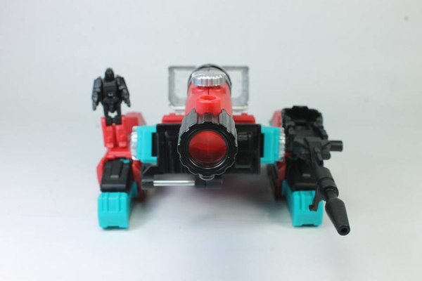 Deluxe Perceptor   More Titans Return Wave 4 Photos  (19 of 23)